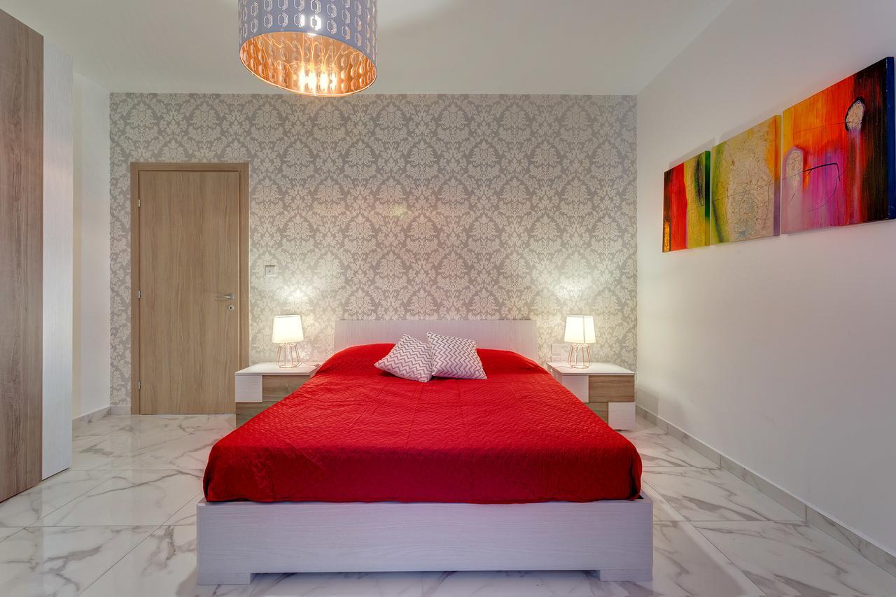 Marvelous 2 Bedroom Apartment By The Sea Qawra Bagian luar foto