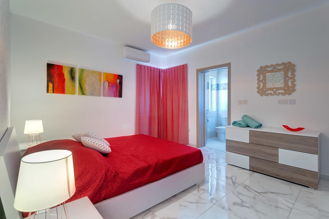 Marvelous 2 Bedroom Apartment By The Sea Qawra Bagian luar foto