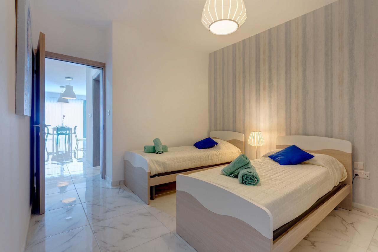 Marvelous 2 Bedroom Apartment By The Sea Qawra Bagian luar foto