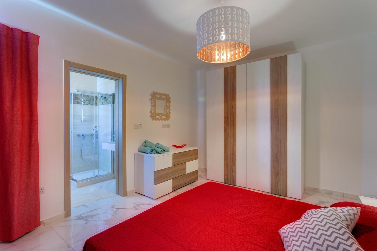 Marvelous 2 Bedroom Apartment By The Sea Qawra Bagian luar foto