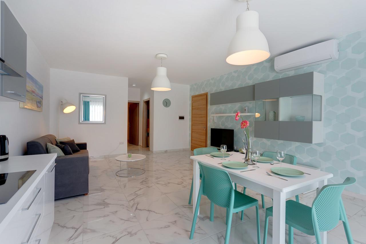 Marvelous 2 Bedroom Apartment By The Sea Qawra Bagian luar foto